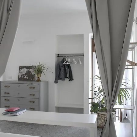Casa Sala Civico 7 *